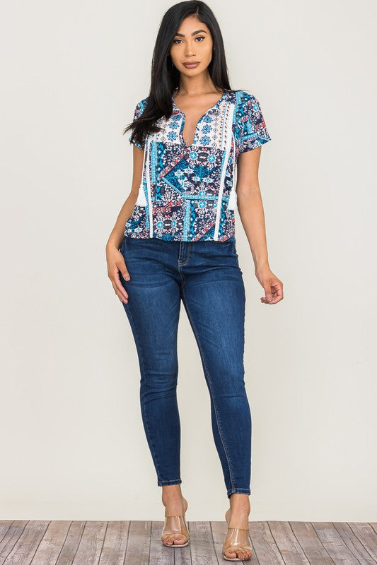 EMBROIDERY FRONT TOP WITH FLORAL PRINT AND FANCY LACE