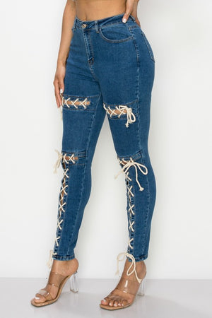 LACE DETAILED STRETCHY  DENIM JEANS